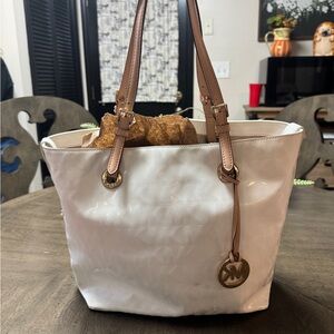 MICHAEL Michael Kors White and Tan Tote Bag